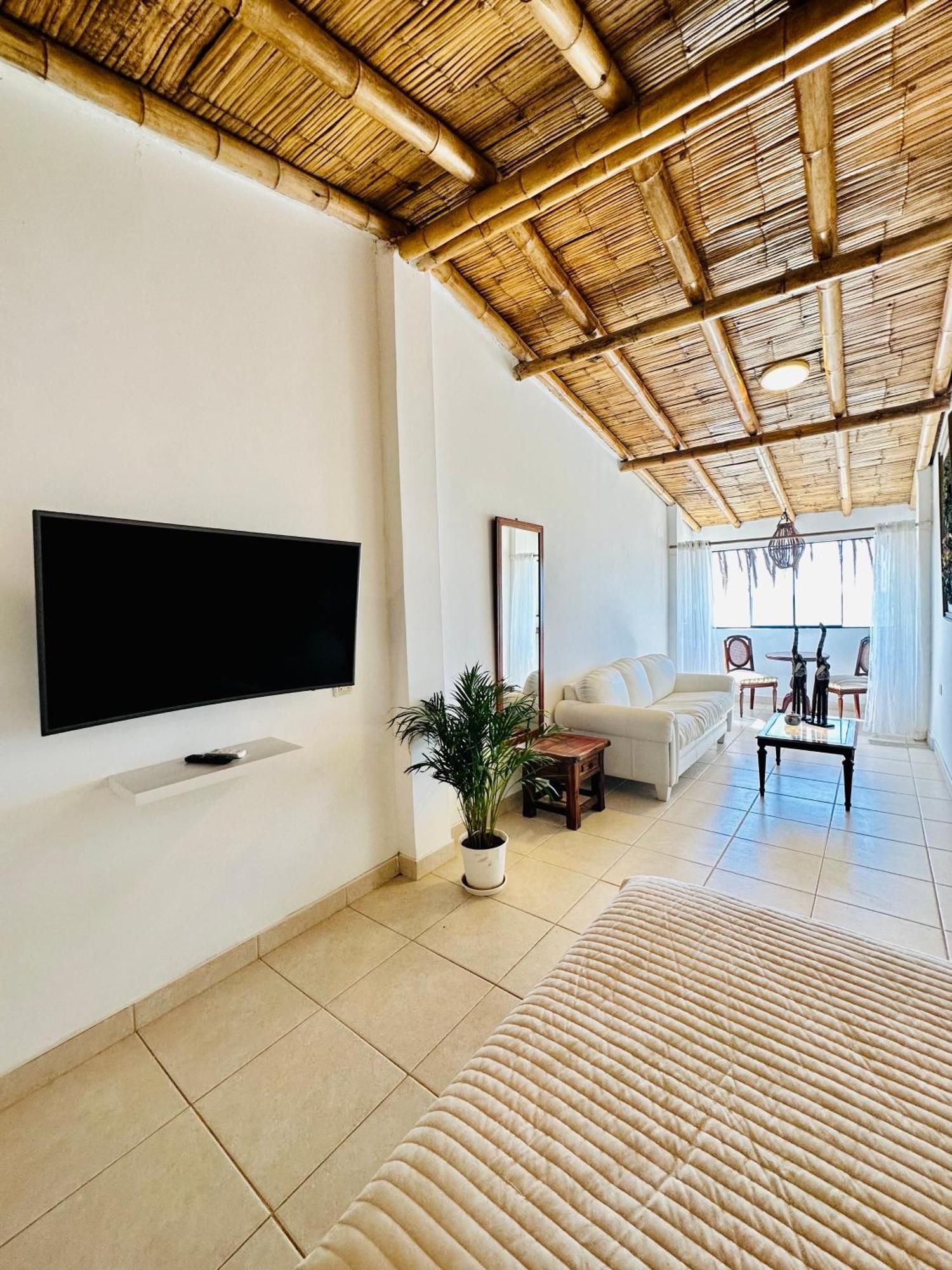 Hotel Puerto Antiguo ลอสโอร์กานอส ภายนอก รูปภาพ