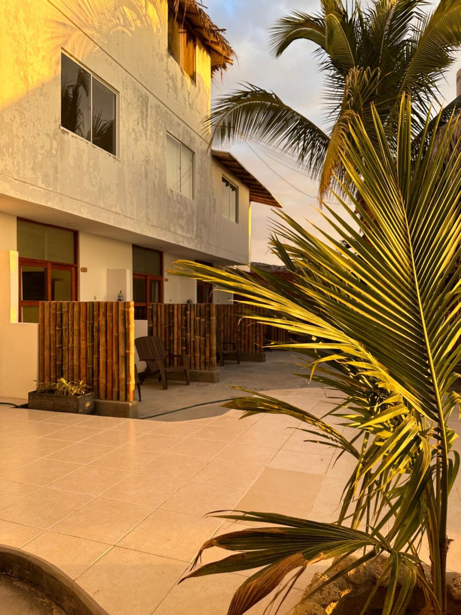Hotel Puerto Antiguo ลอสโอร์กานอส ภายนอก รูปภาพ