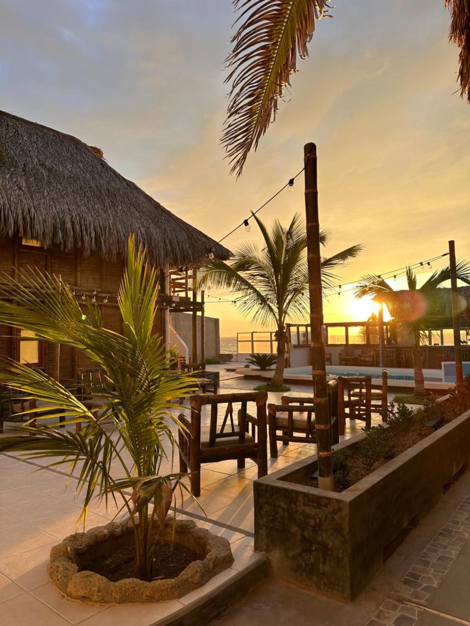 Hotel Puerto Antiguo ลอสโอร์กานอส ภายนอก รูปภาพ