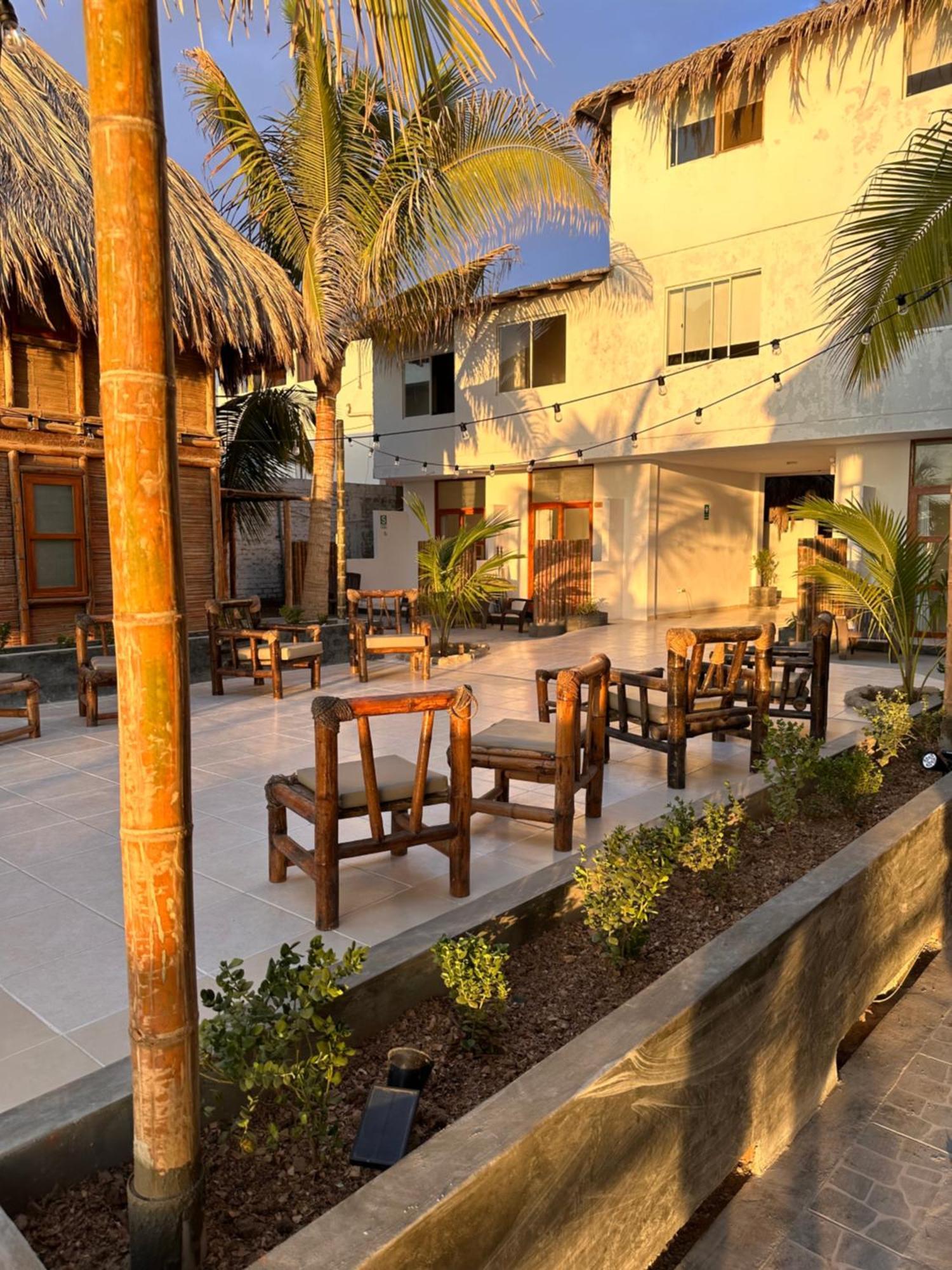 Hotel Puerto Antiguo ลอสโอร์กานอส ภายนอก รูปภาพ