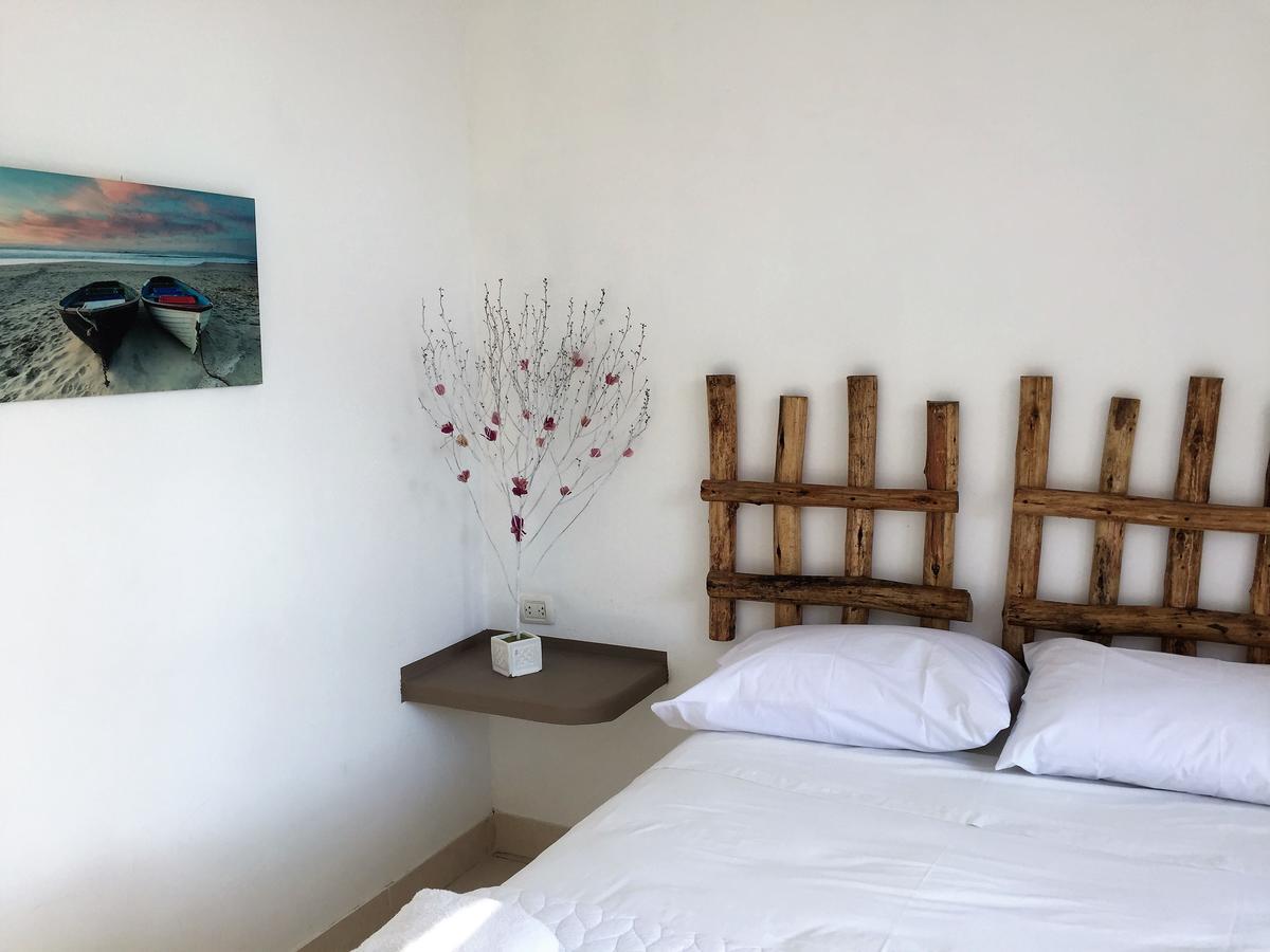 Hotel Puerto Antiguo ลอสโอร์กานอส ภายนอก รูปภาพ