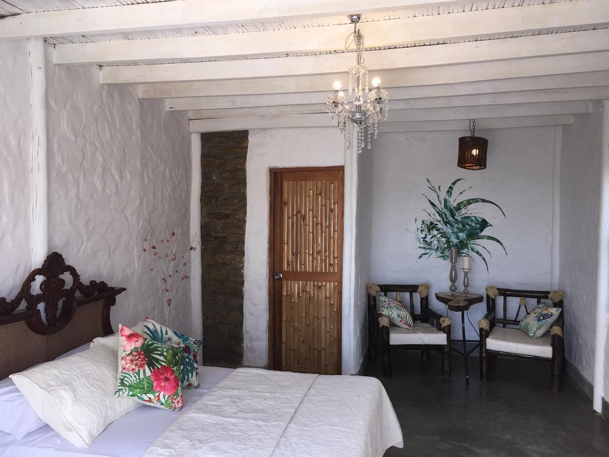 Hotel Puerto Antiguo ลอสโอร์กานอส ภายนอก รูปภาพ